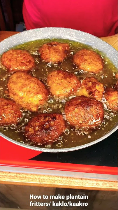 How to make plantain fritters/kaklo/kaakro #ghanafoodrecipe #plantains #puffpuff