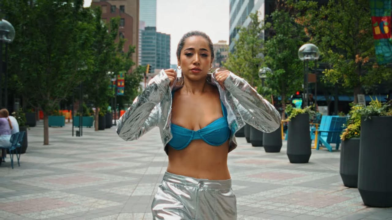 FASHION VIDEO PORTRAIT | MAROLY AYALA | SONY FX3 + TAMRON 28-75mm 2.8 thumbnail