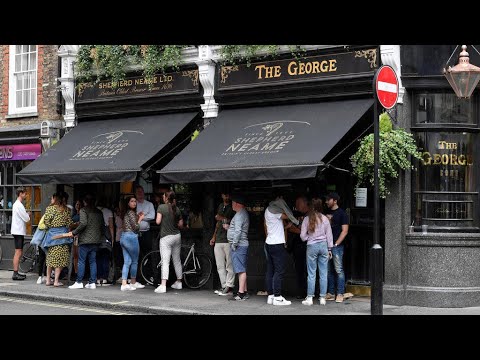 Video: In Einem Englischen Pub Wurde Ein Berühmter Geist Fotografiert, Der Der Institution Aktiv Schaden Zufügte - Alternative Ansicht