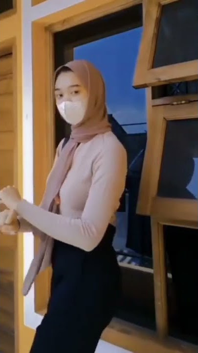 DANCE TIKTOK CEWEK BERHIJAP GOYANG ENGKOL KEREN 😍😍#short