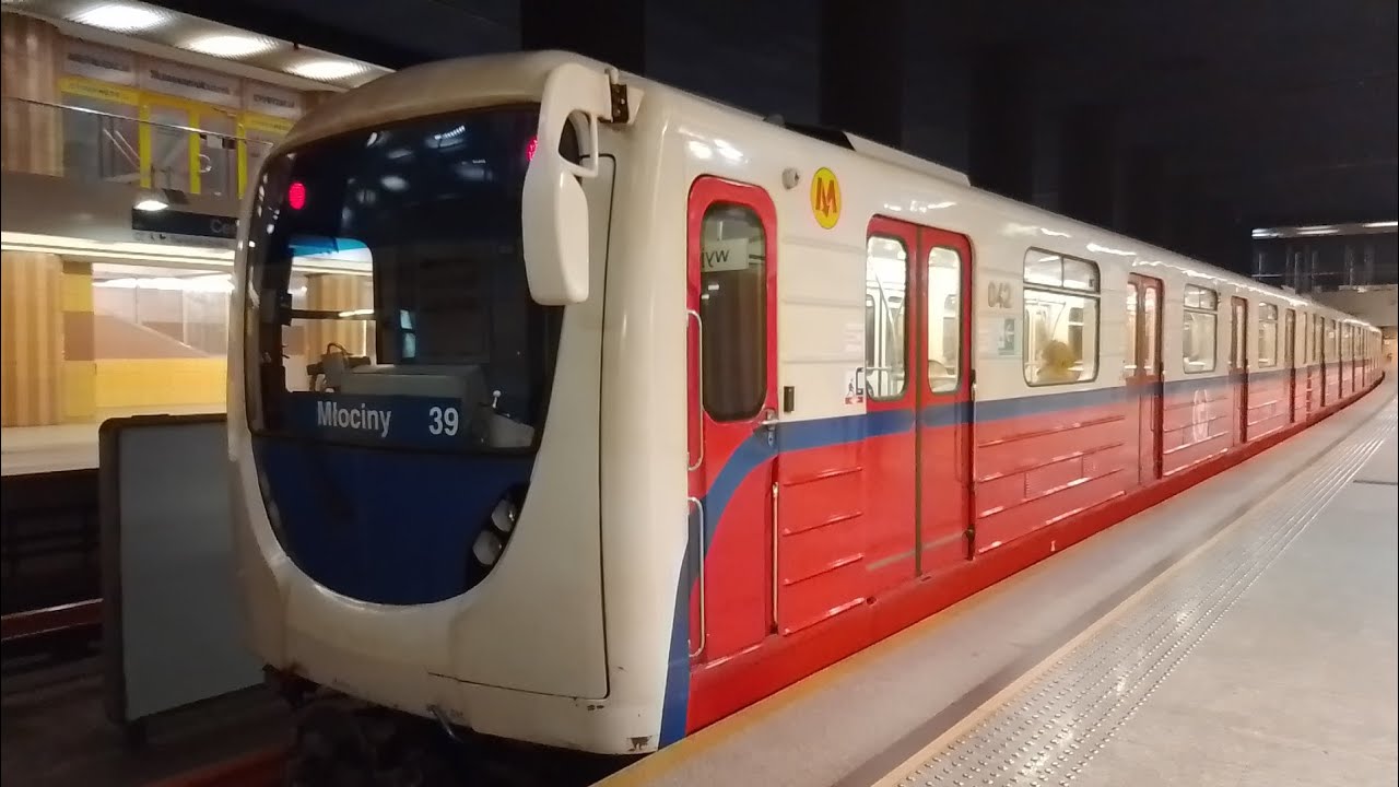 Niebieski Rusek czyli Vagonmash 81-572.2 #039 - YouTube