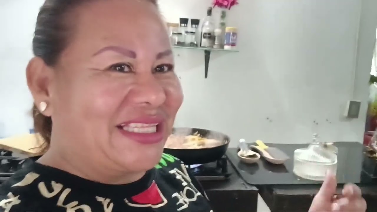 Cocinando pollo entomatado 🐥🐥🐥🐥