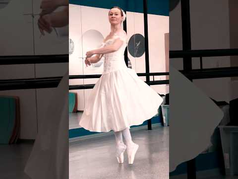 #подпишись #russiantraditionaldance #фитнесбалетонлайн #светланабелоусова #балетв48лет