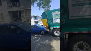 Live On NICCA News 📰 Sanitation Truck vs SUV 💥 82nd &amp; Stanford 📍 Full videos in Bio 👀