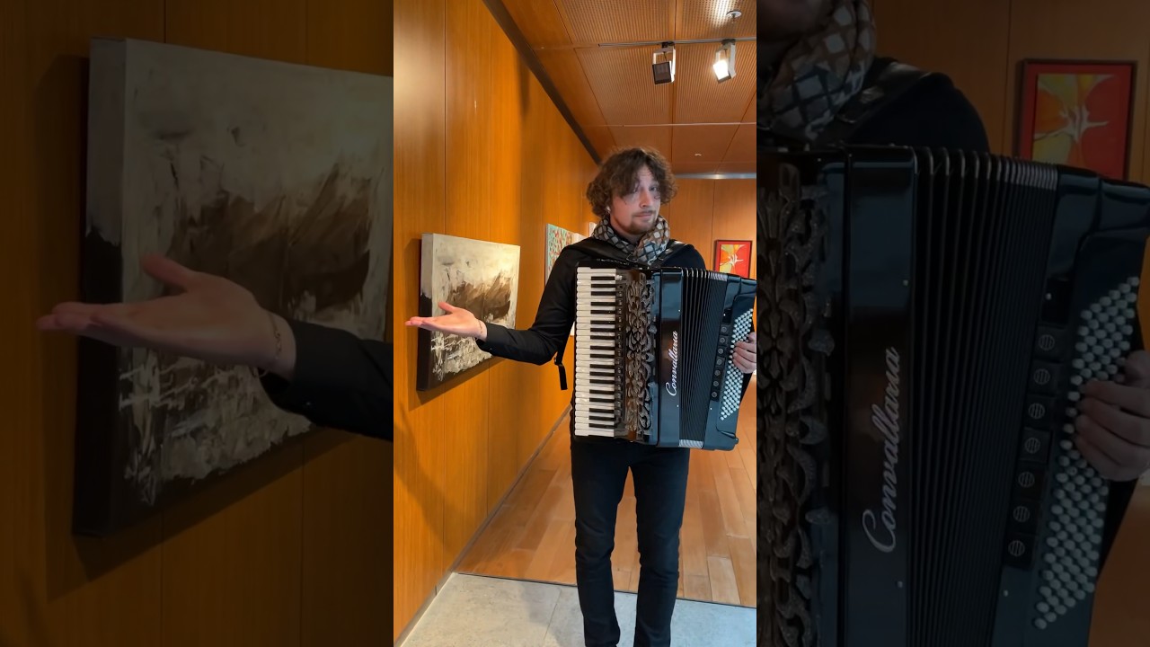 Art exhibition with an accordionist 
