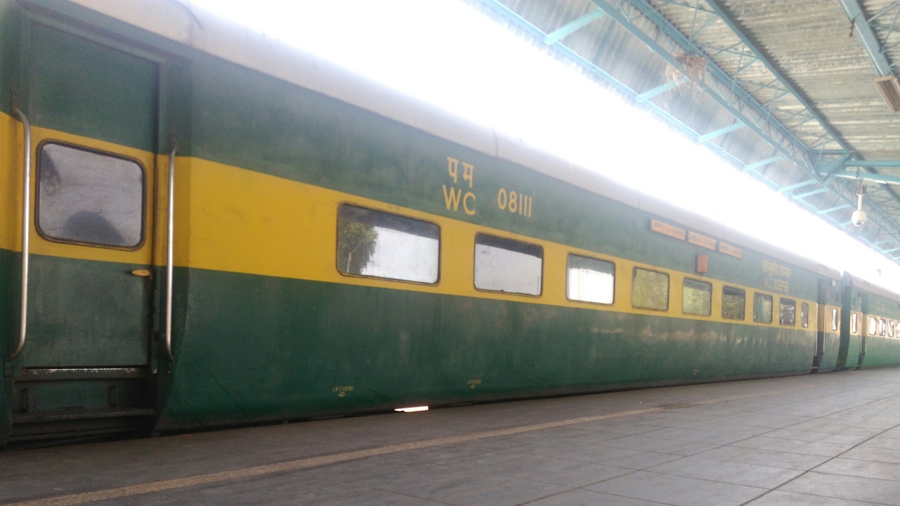 Mumbai Jabalpur Garibrath 12188 Inside Seating Arrangement Review Youtube