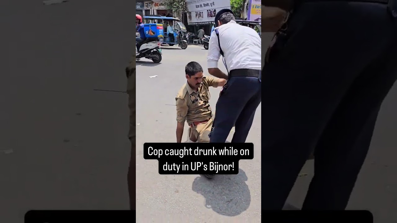 Cop caught drunk while on duty in UP's Bijnor!