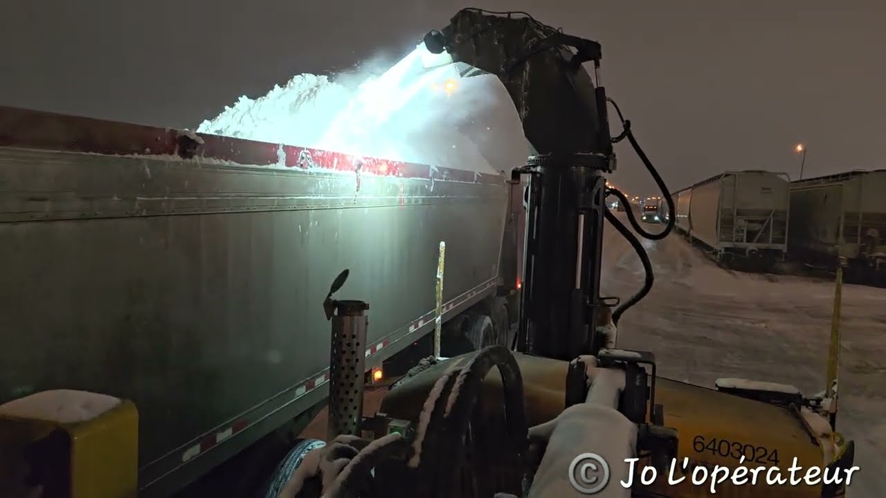 ❄️ Snow removal . Opération déneigement à Montréal #snowplowing #snowblowing