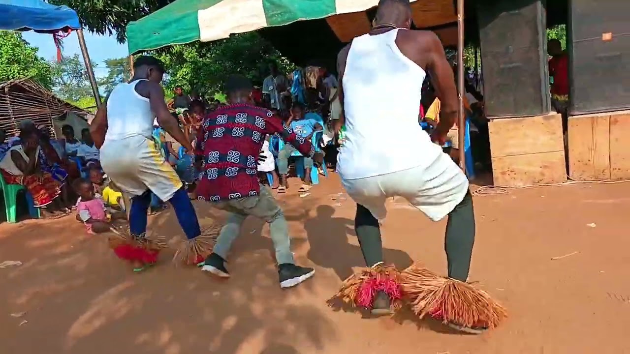 Salut les amis voici ma prestation a botro a AWAINOU TÉL 07.47.54.56.80