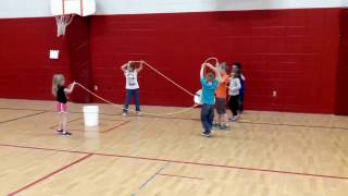 Rio Kindergarten Toxic Waste Teamwork Challenge(3)