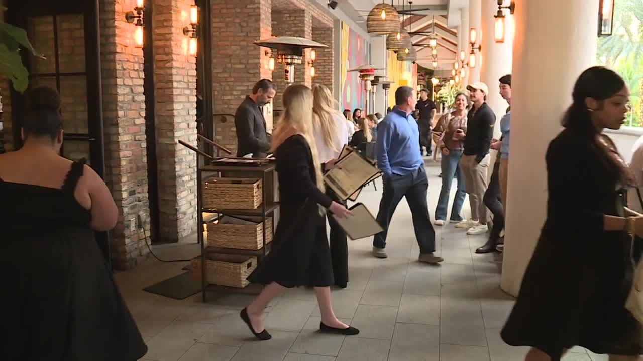 Florida businesses prepare for cooler than usual New Year's Eve