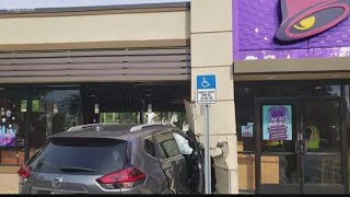 Car crashes into Winter Haven Taco Bell