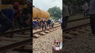 Train derailed, track restoration work is in progress. 🚆🔧#reels #train #railway #usa
