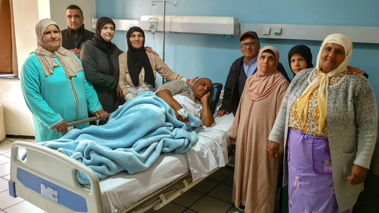 عائلة لالة حادة في زيارة لأحد أقاربها بمصحة في مدينة فاس