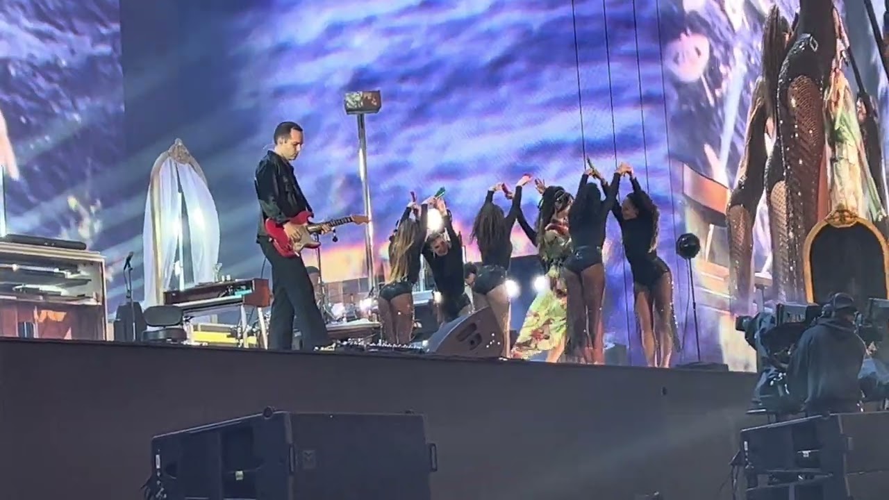 Lana Del Rey - Chemtrails Over The Country Club - BST Hyde Park - 09 July 2023 - Live