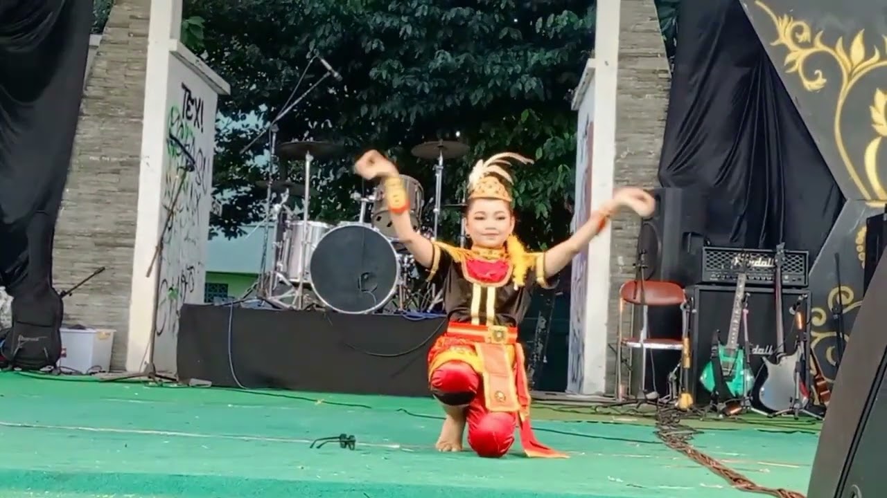 tari Sigrak Pramesti penari : Binar CHANDA Kuinnara karya : Feni OJPkomposer : Fajar Chothiet.