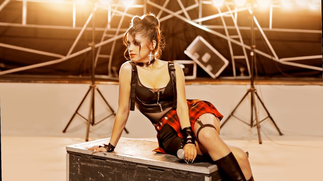 Me Porto Bonito - Bad Bunny ft Chencho Corleone Zuka Chords - Chordify