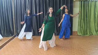 Mehendi hai rachne Wali|| Very easy dance steps|| Wedding song|| Mehendi song Resimi