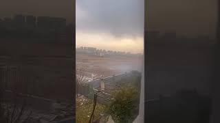 - Burası Güzelşehir Mahallesi Tarlayı Yakmışlar Toz Hepsi Üstümüze Geliyor.