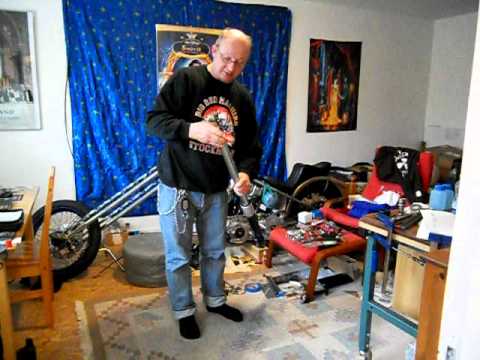 changing fork seals on harley davidson