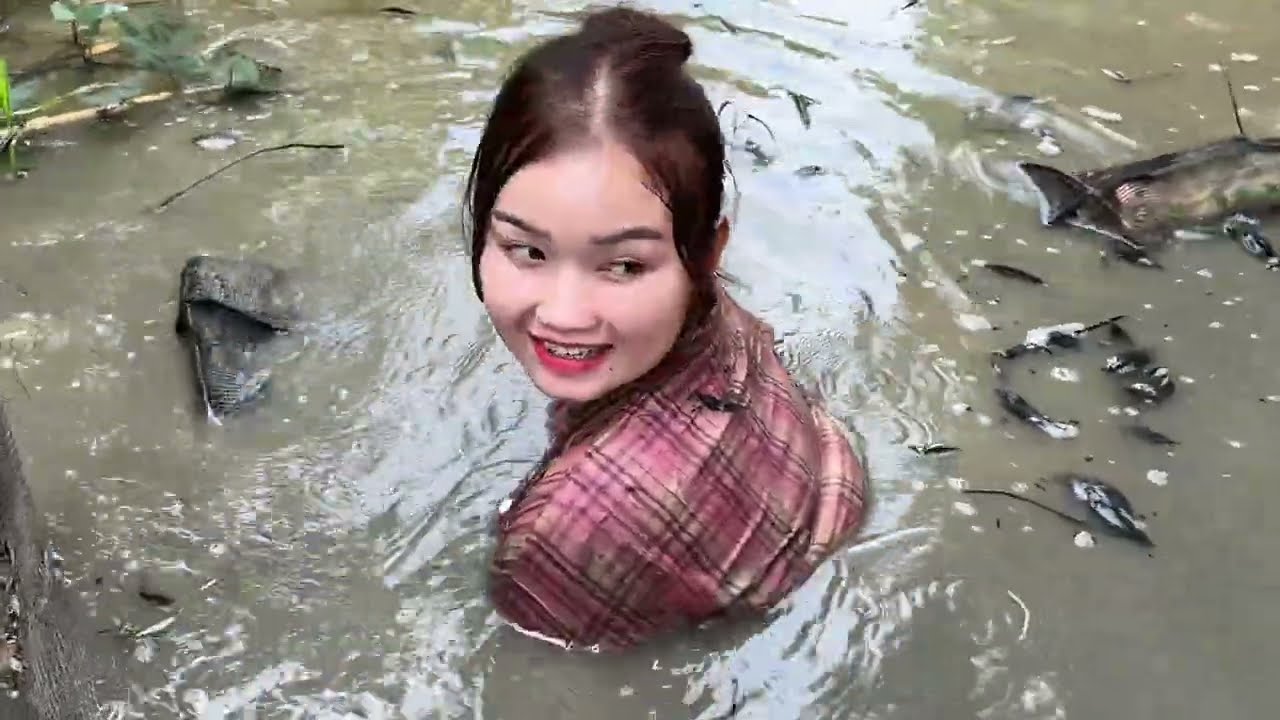 Двенадцатидверная ловушка поймала гигантскую рыбу во время сезона наводнений | Пробираясь сквозь ...