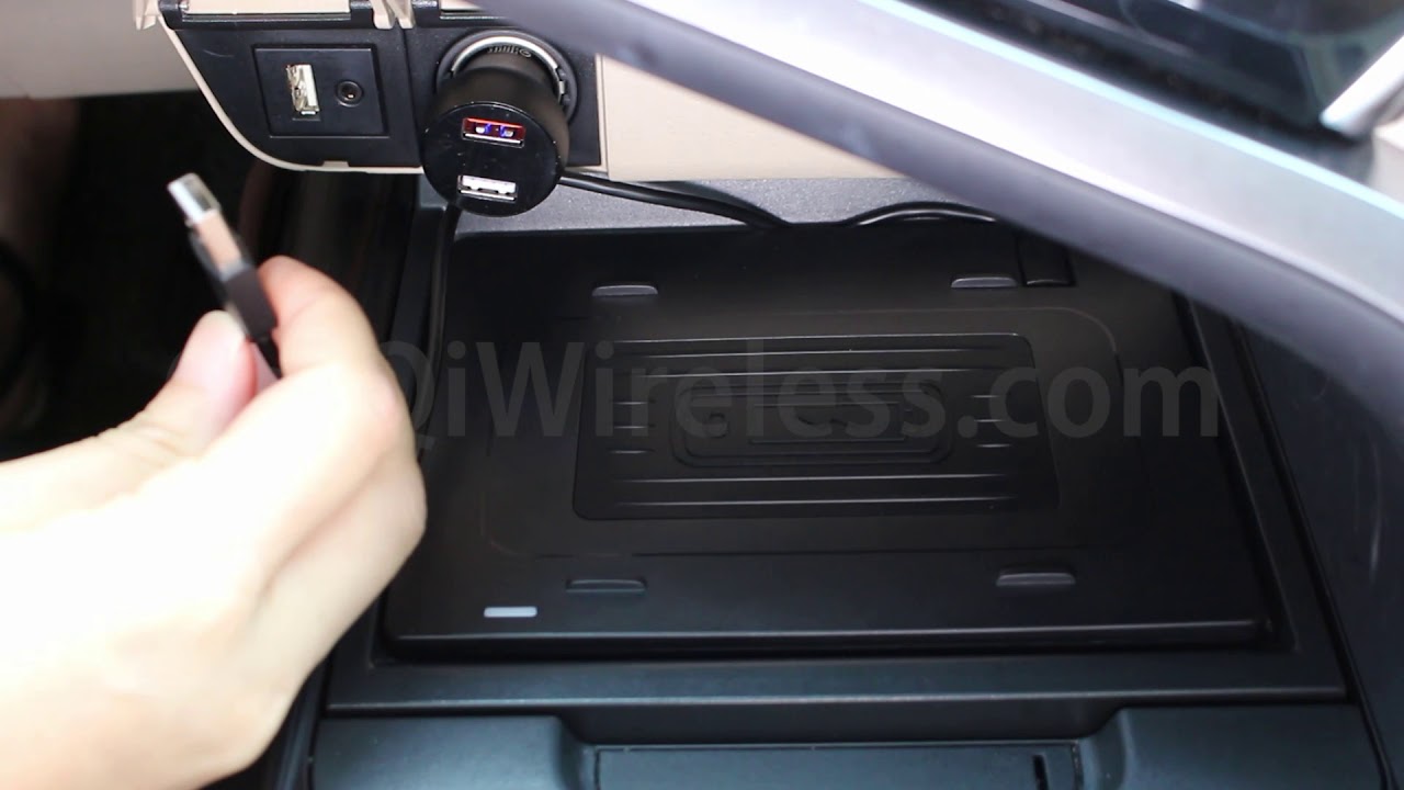 Qi compatible wireless charger for TOYOTA Camry 2019 2018 Plug and Play