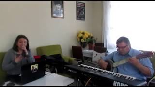 Elleri Cebinde Hali Perişan Cümbüş