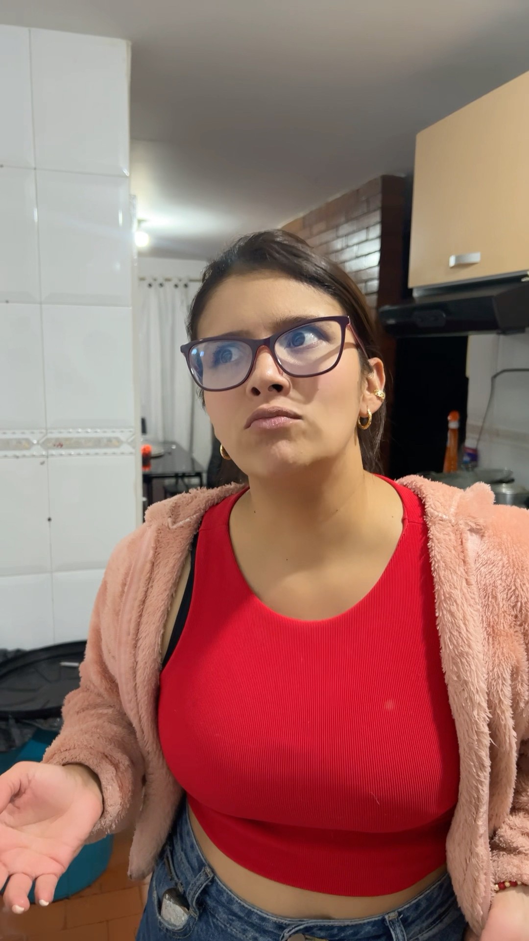ELLA SIEMPRE PIENSA  EN COMIDA #humor #cosasdefamilia #comedia #shortviral