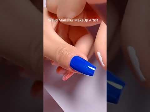 رسم على الاظافر ازرق وفرنش ابيض مع وعد منصور