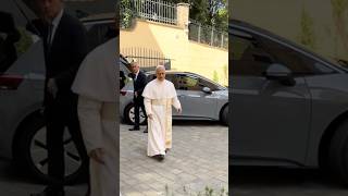 Pope Leo Xiv Steps Out To Greet The Faithful