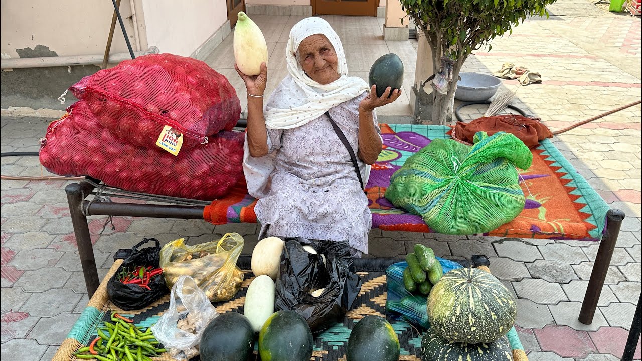 ਬੇਬੇ ਨੇ ਲਾਈ ਸਬਜ਼ੀ ਦੀ ਦੁਕਾਨ | ਕਿਸੇ ਦੇ ਖੇਤ ਚੋ ਚੋਰੀ ਮਿਰਚਾਂ ਤੋੜਨ ਗਏ ਅੱਜ | #harmankhosa #funny #vlog