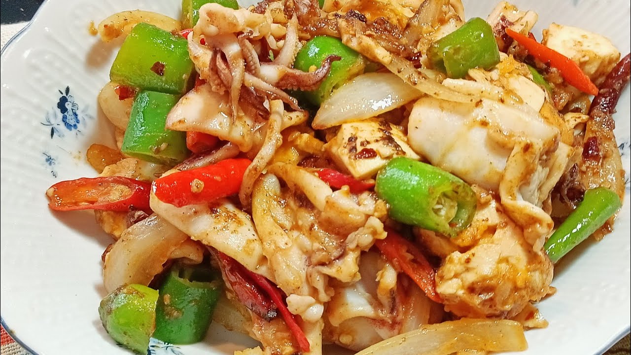 Stir fried squid with salted eggs recipe