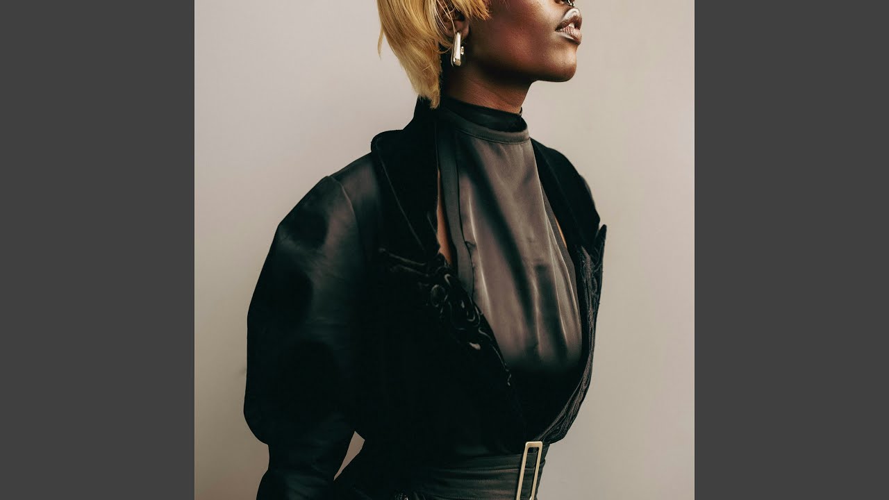 Moving On auf YouTube ansehen Moving On auf YouTube ansehen