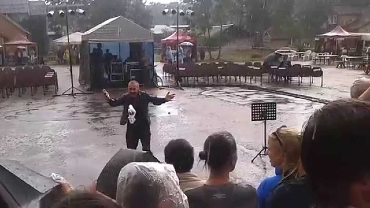 Atrakt vais Koristu Fans Koncerta Septi as P das Zem a M in jum 