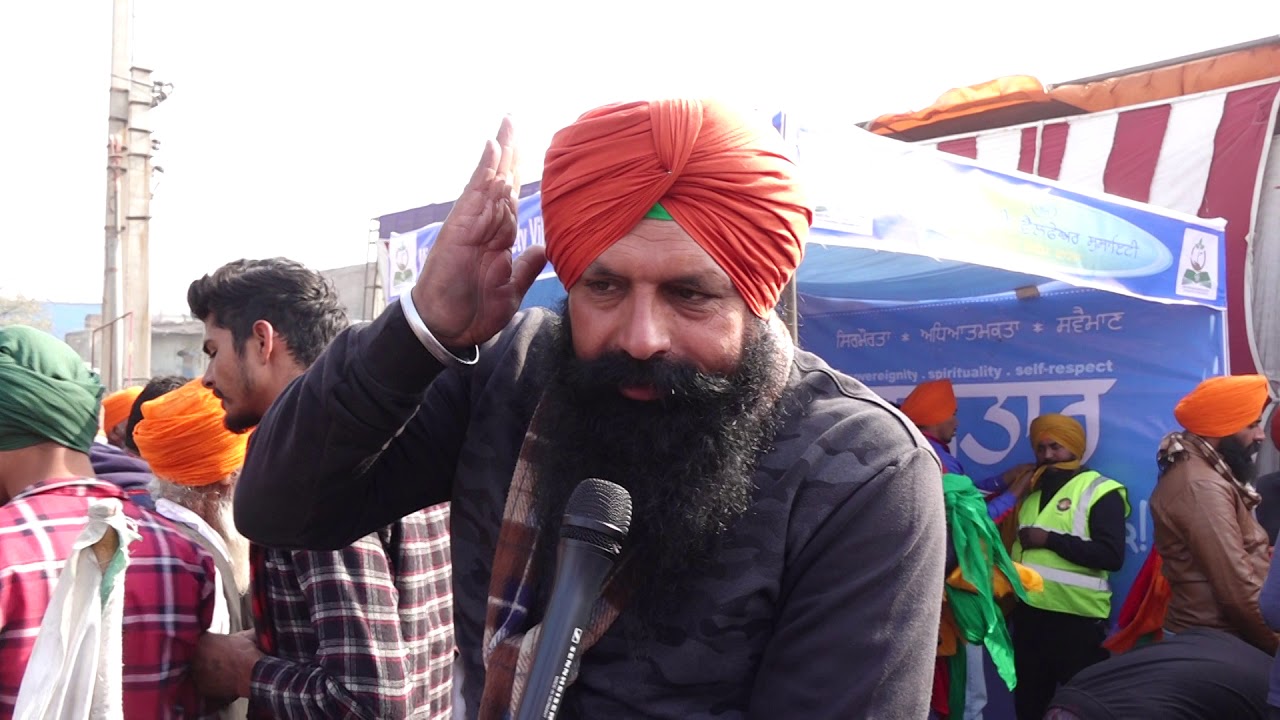 ⁣Free Turban Sewa at Kisan Morcha | ਕਿਸਾਨ ਮੋਰਚੇ ਤੇ ਦਸਤਾਰ ਕੈੰਪ