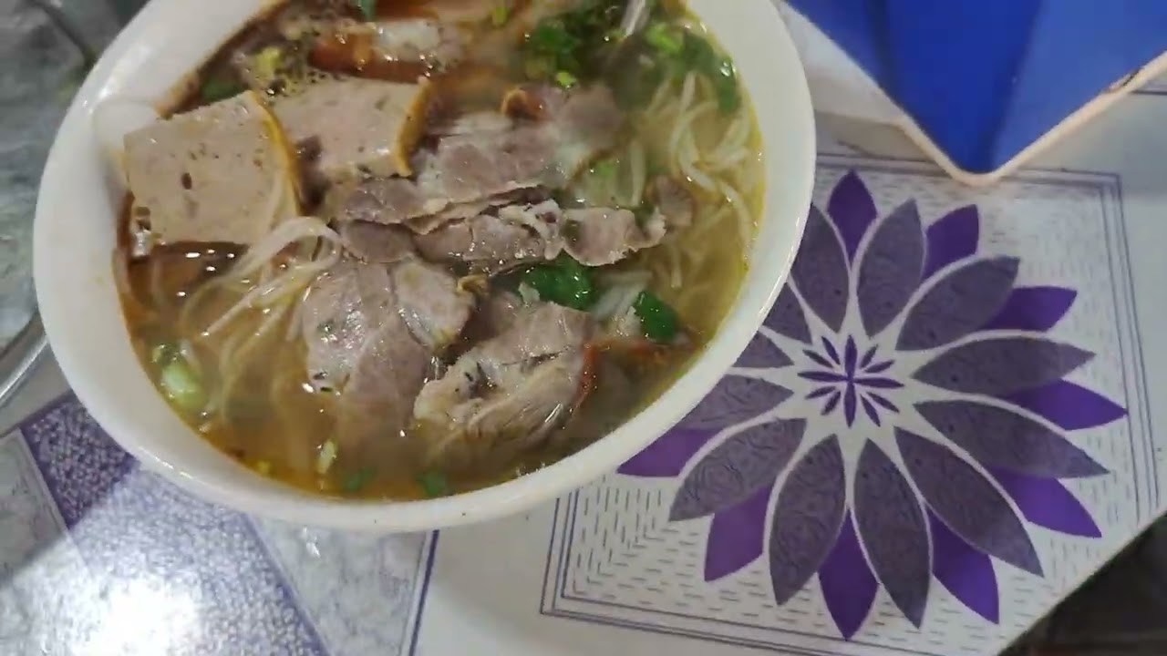 越南義安榮市假日咖啡廳的日常