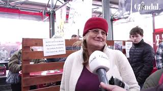 Coadă uriașă la micii lăudați din Obor, de 1 Mai: „Stau de o oră și jumătate pentru opt mici”