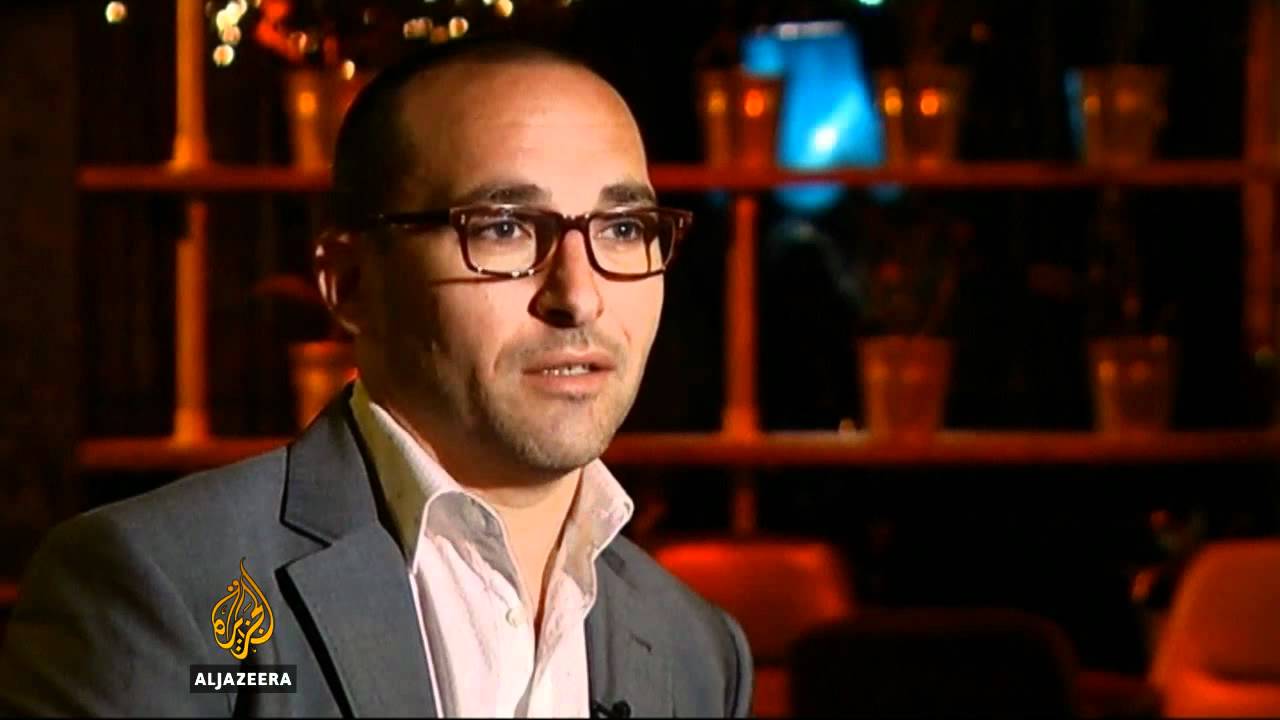 فندق إسباني يُجري اختبارات أداء لتوظيف موظفين جدد - قناة الجزيرة البلقان