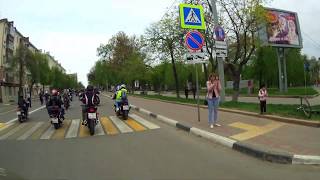 Видео Открытие 2019 Орёл полный проезд колонны от Мотобомж, проезд Щаденко, Орёл, Россия