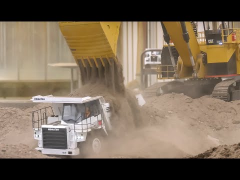 MEGA HUGE RC Excavator! Trucks! Dump Trucks!