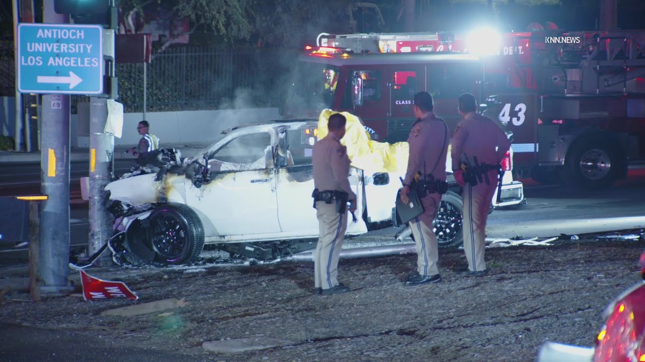 Fiery Crash Into Pole Leaves Driver Dead in Culver City - YouTube