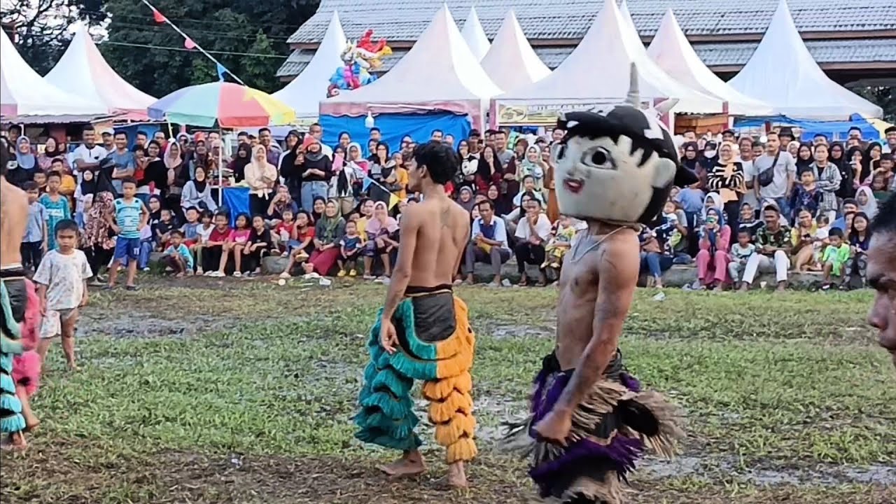 Penonton Di Bikin Ngakak Lihat Monyetan Lucu Jarkep Putra Kembar Waktu Show Di Parsam Kisaran