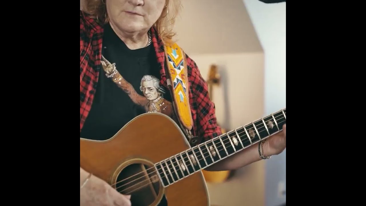 The Indigo Girls - YouTube