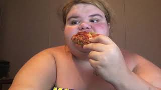 Ssbbw stuffs on pizza