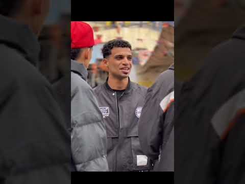 خانو ليه مع اني كنت جدع معاهم وقت ديقه بقف بي روحي بكون وياهم