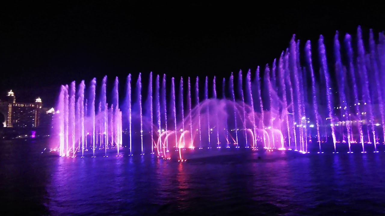 New fountain at The Point Palm Jumeirah - Dysney's Frozen - Let it go. Dubai, UAE, 2020