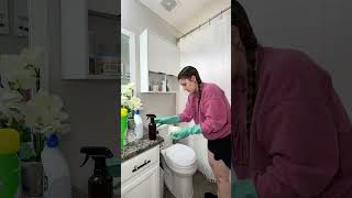 Midweek Bathroom Reset #cleaning #cleaningmotivation #momlife #moms #motherhood #cleaningroutine
