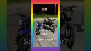 Criança Acelerando Forte Na Moto .