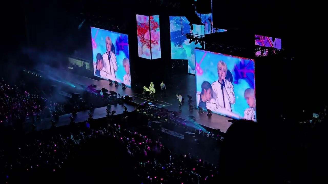 250912 TXT 'ACT: TOMORROW' IN LA Intro + LO$ER=LO♡ER(LOSER=LOVER) + 5시 53분의 하늘에서 발견한 너와 나(Blue Hour)