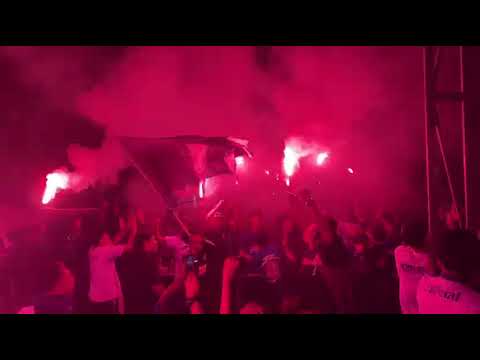 Di luar bandung tak terbendung
